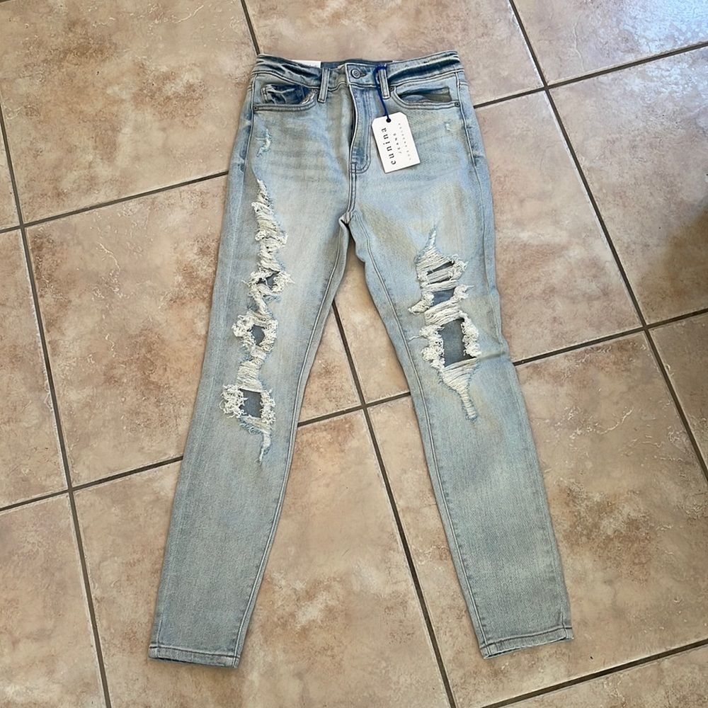 Eunina destroyed jeans size 7